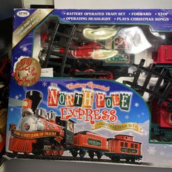 North Pole Express 22-Piece Battery Operated Christmas Train Set In Factory Box