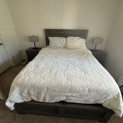4 Piece Bedroom Set (Gray) 