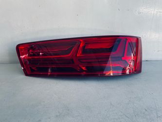 2017-2019 AUDI Q7 RIGHT DRIVER SIDE TAIL LIGHT LED OEM