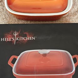 New ..2.5 QT.  Hell's Kitchen enameled stoneware square covered casserole dish.