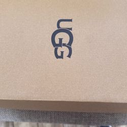 UGG 