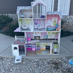 Doll House 