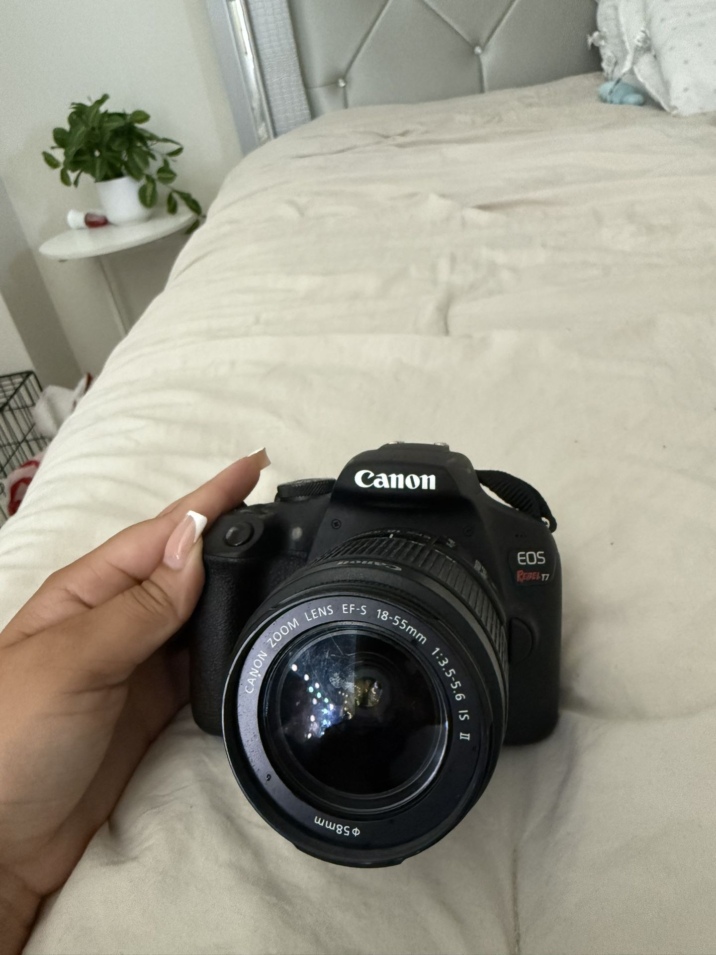 Canon EOS Rebel T7