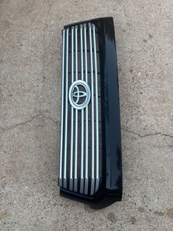 2011 Toyota Tundra Platinum Front Grill with Emblem