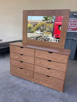 Kathy 8 drawer with mirror