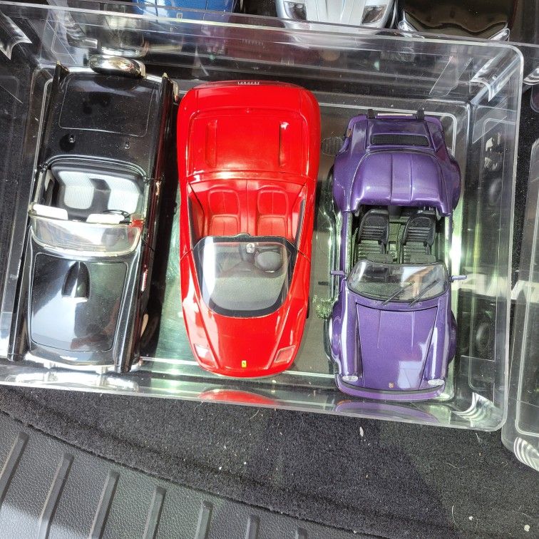 1/18 Scale Articulated Die Cast Cars