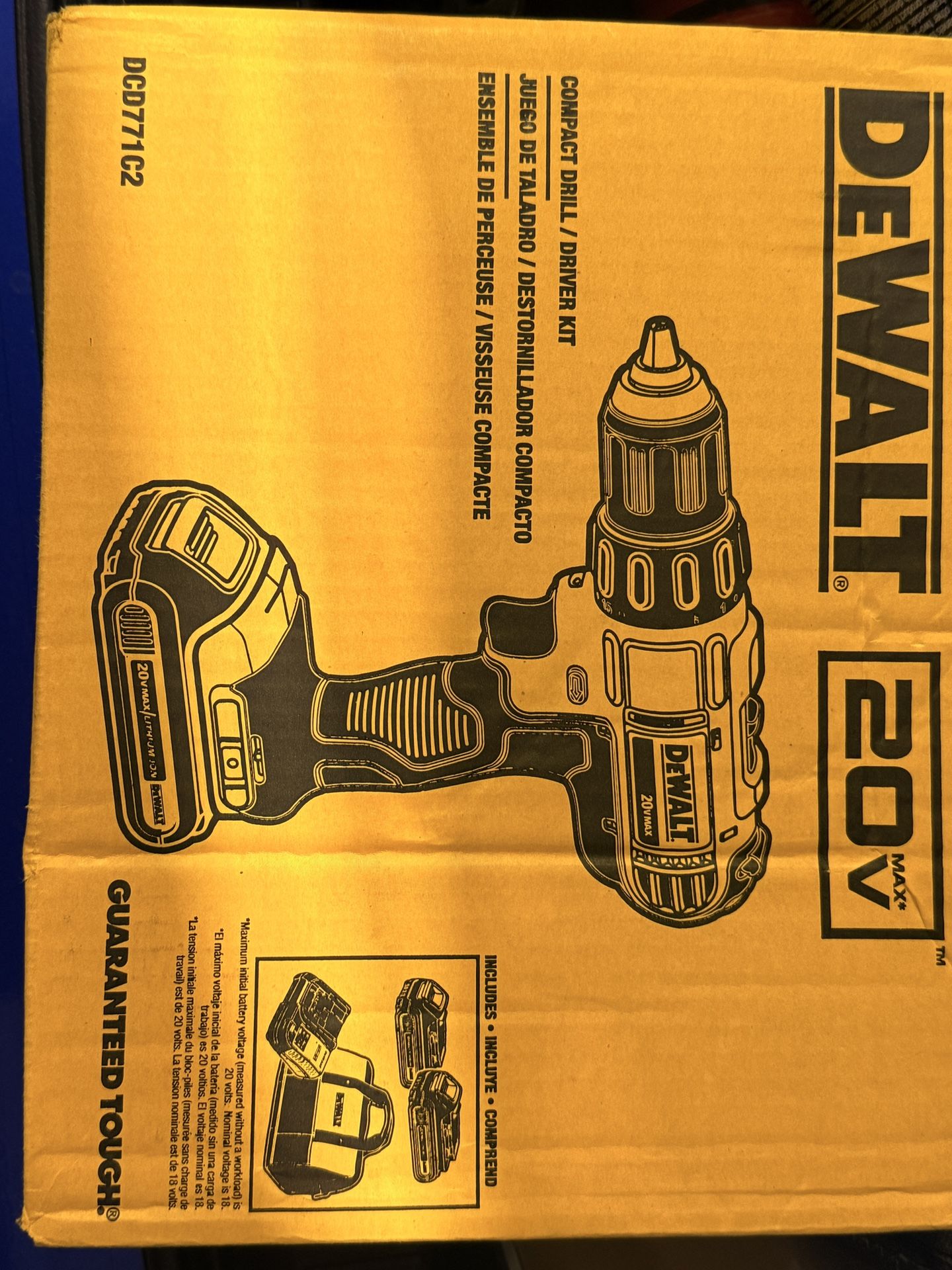 20V MAX* COMPACT DRILL/DRIVER KIT