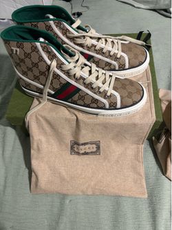 1977 men Gucci shoes