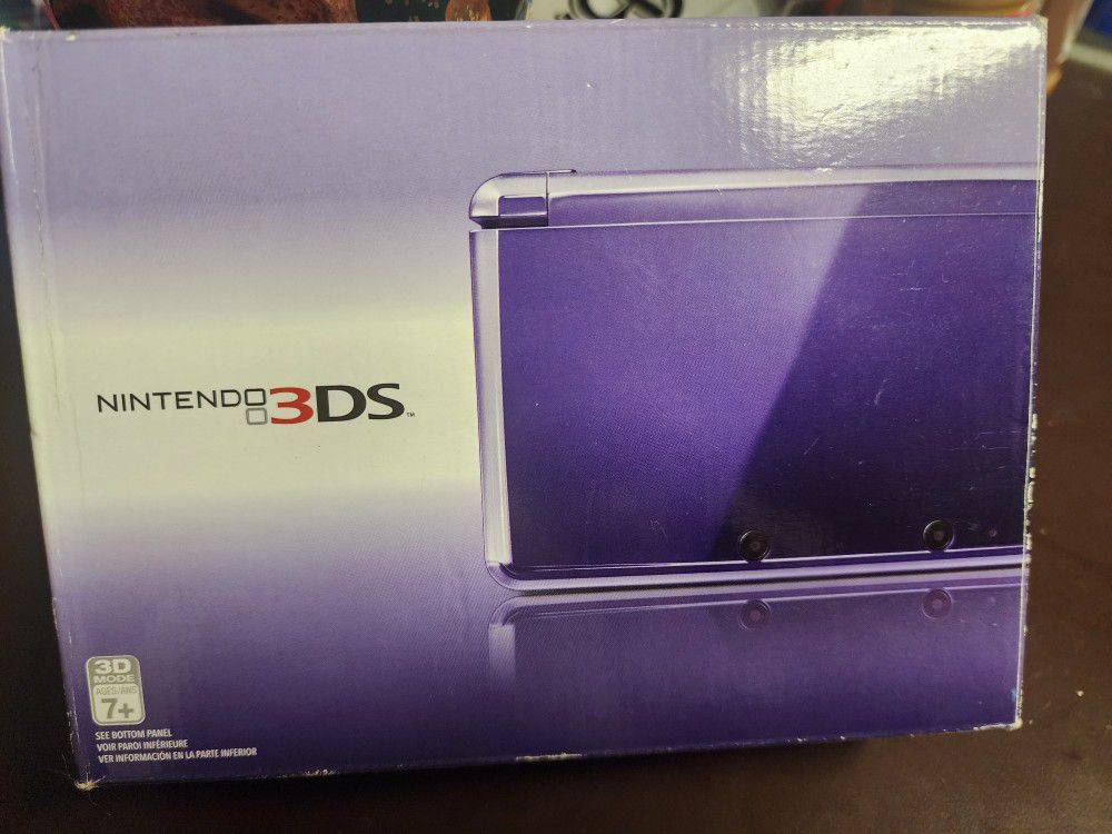 Used Nintendo 3DS Midnight Purple 