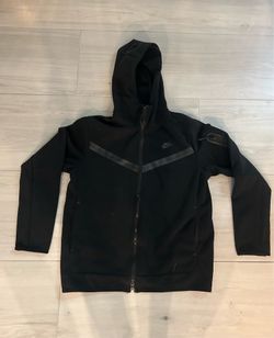 Black Nike tech small