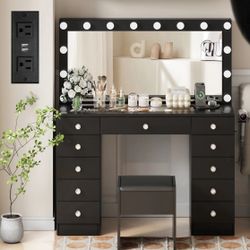 Black Vanity With Mirror