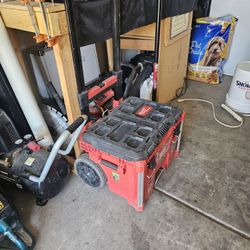 Milwaukee Packout Rolling Box