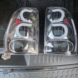 Clear Enzo LED Taillights For 03-09 Trailblazer 
