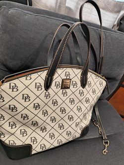 Dooney & Bourke bag