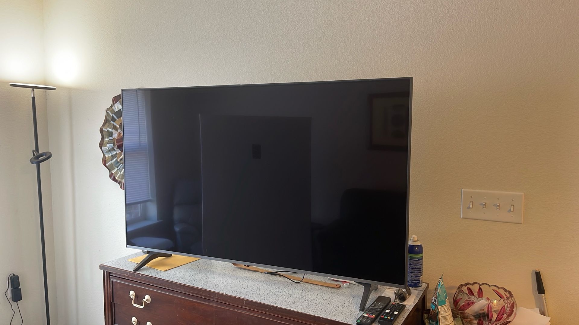 LG 55 inch TV 55UQ7070ZUE