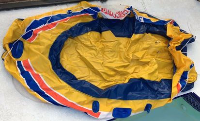 Inflatable boat for 2 people