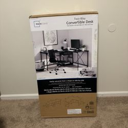 TWO-WAY  CONVERTIBLE DESK 