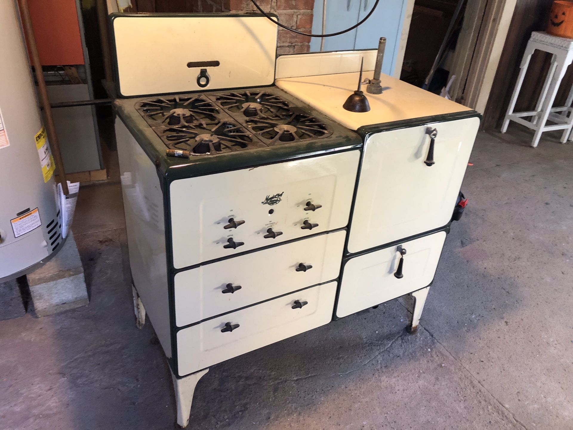 1930’s magic chef oven antique