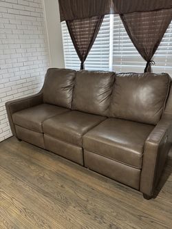 Reclining Sofa - Excellent Condition