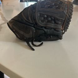 Black Nike Baseball Glove
