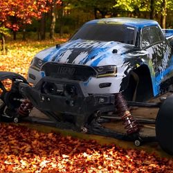 Brand new N Sealed  Extremely Big LAEGENDARY 1:10 Scale 4x4 Off-Road BEST MONSTER TRUCK IN TOWN!!!!!