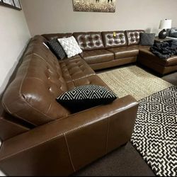 Brand New/ Large Brown Leather Sectional, Seccional, Couch 