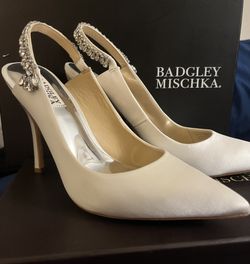 Badgley Mischka White Satin Heels Size 8.5