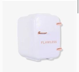 FLAWLESS MINI FRIDGE
