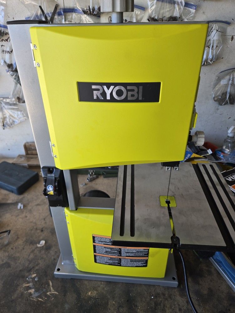 Ryobi Band Saw 9 inch 2.5 Amp