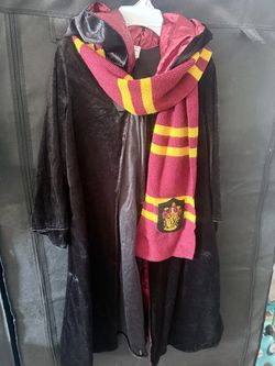 Harry Potter Gryffindor Cape with scarf Size Small4-6
