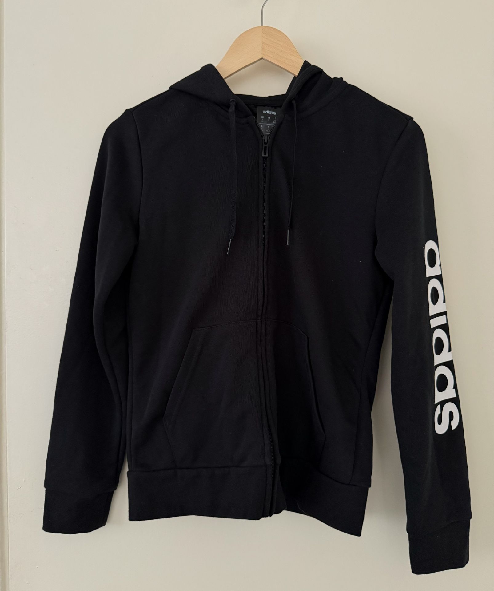 Adidas women’s Sweater Size Small