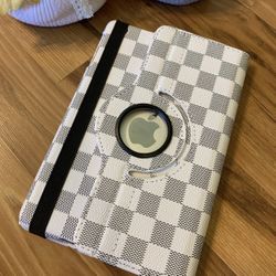 iPad Pro 10.5 monogram damier Grey And White Checkered hard Case 