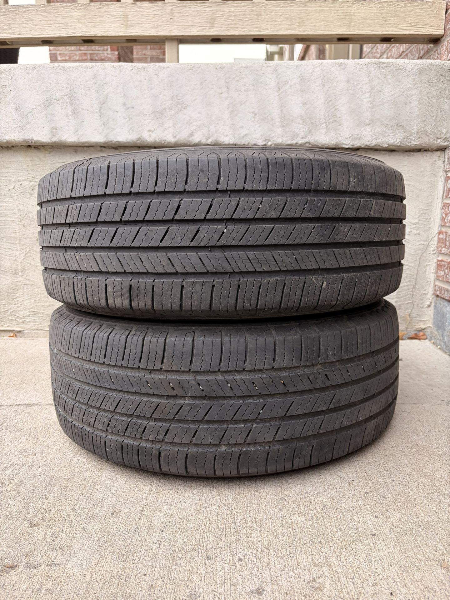 205-55-16 / PAIR / MICHELIN TIRES