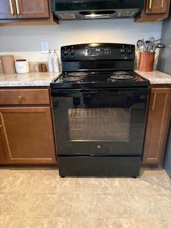 GE Black Electric Range with Coil Burners-CLEAN Ready to Use!