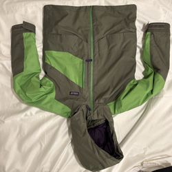 Patagonia Snow pile Coat Size 7-8 Year Old 