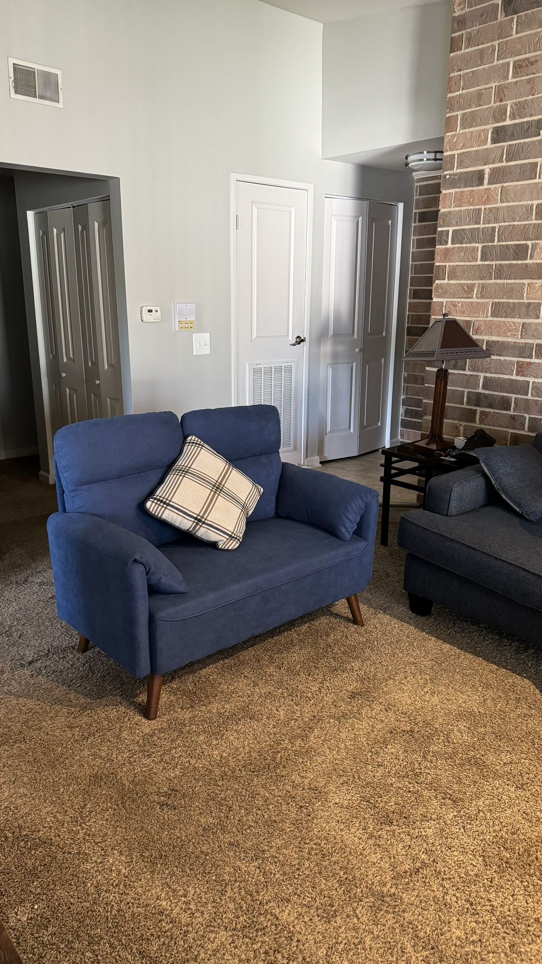 Loveseat 