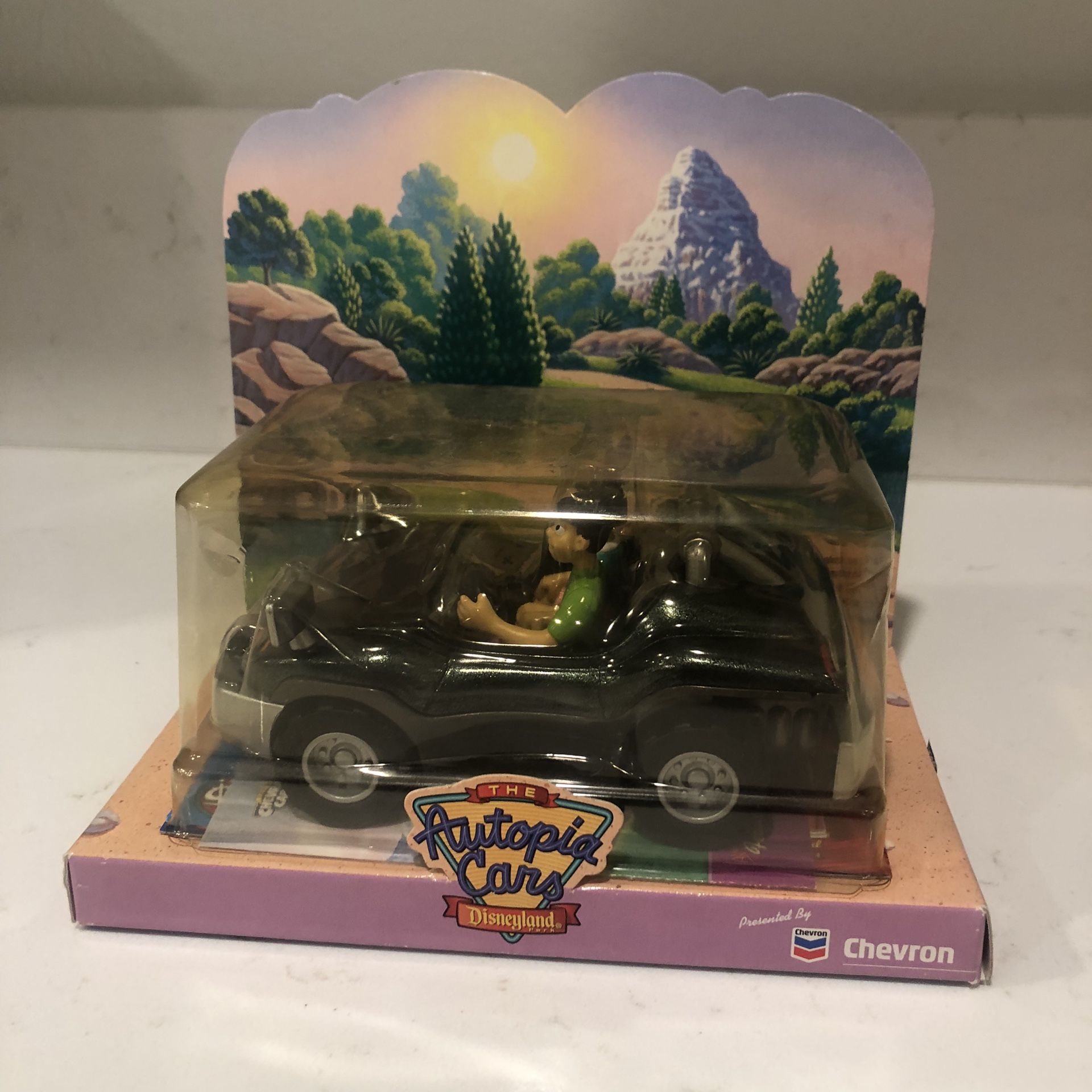 The Chevron Cars 2000 Disney's Autopia Dusty Figures Metallic NIB Disneyland Toy