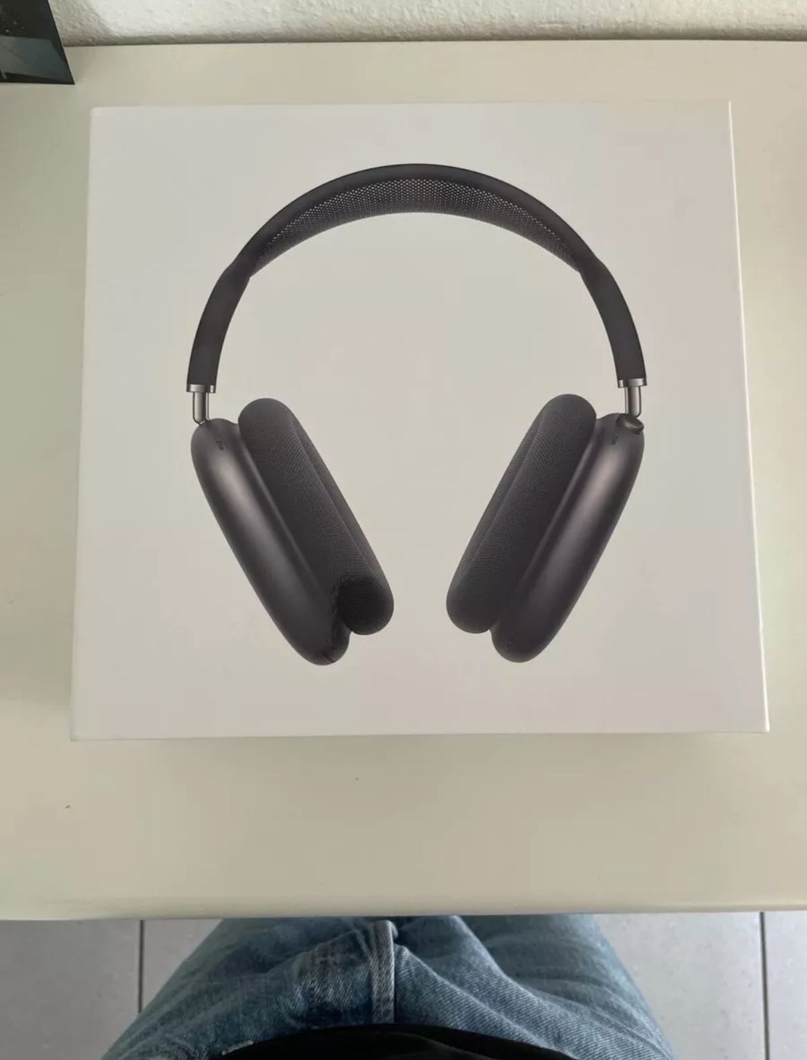 Apple Airmaxes Headphones 