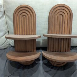 2 small wall shelves