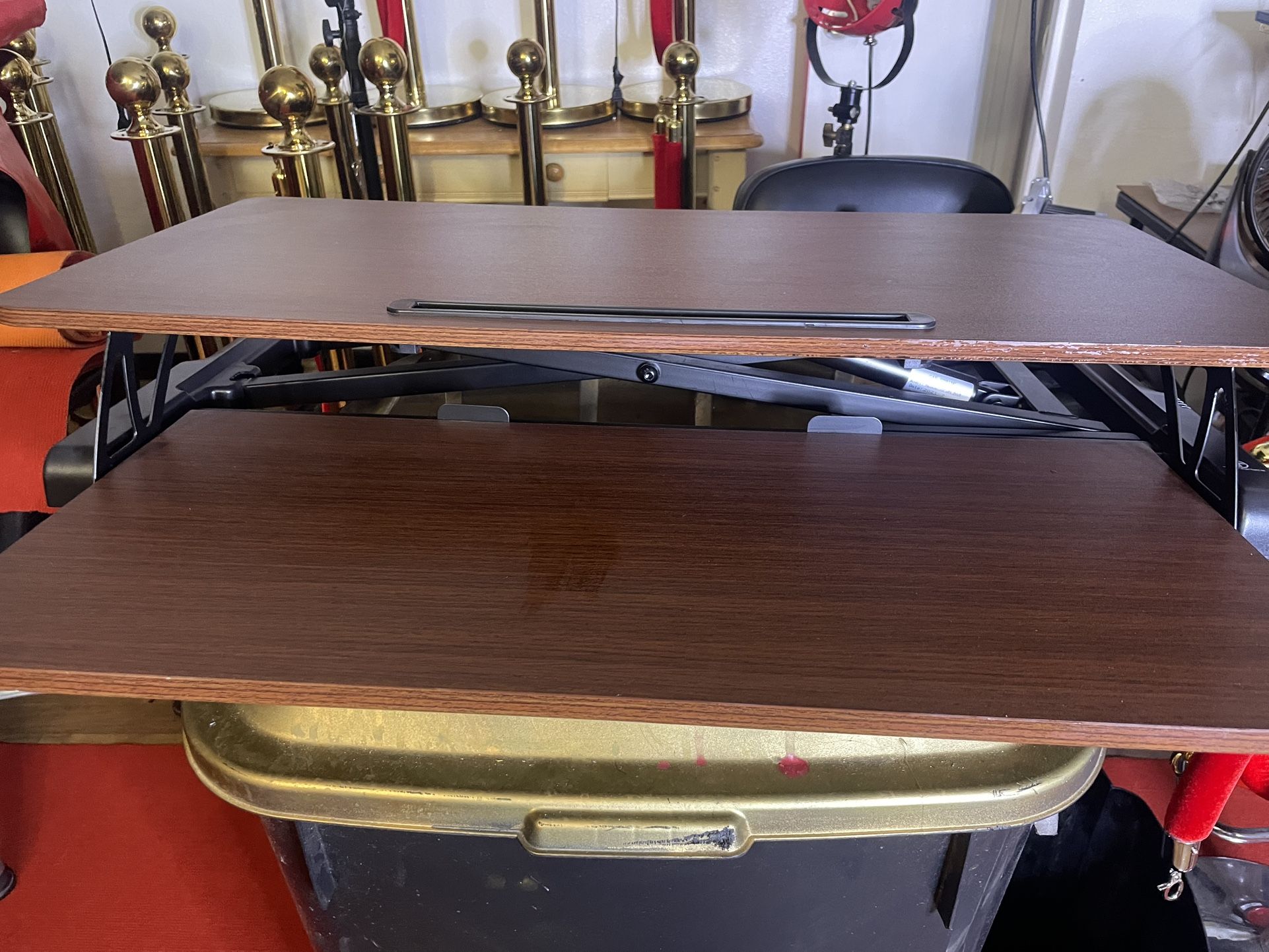 Hydraulic laptop, desktop desk, and 28 inch wide screen TLC television