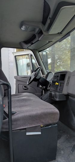 2014 international box truck