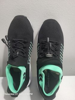 Confort Wear Sneakers. New.