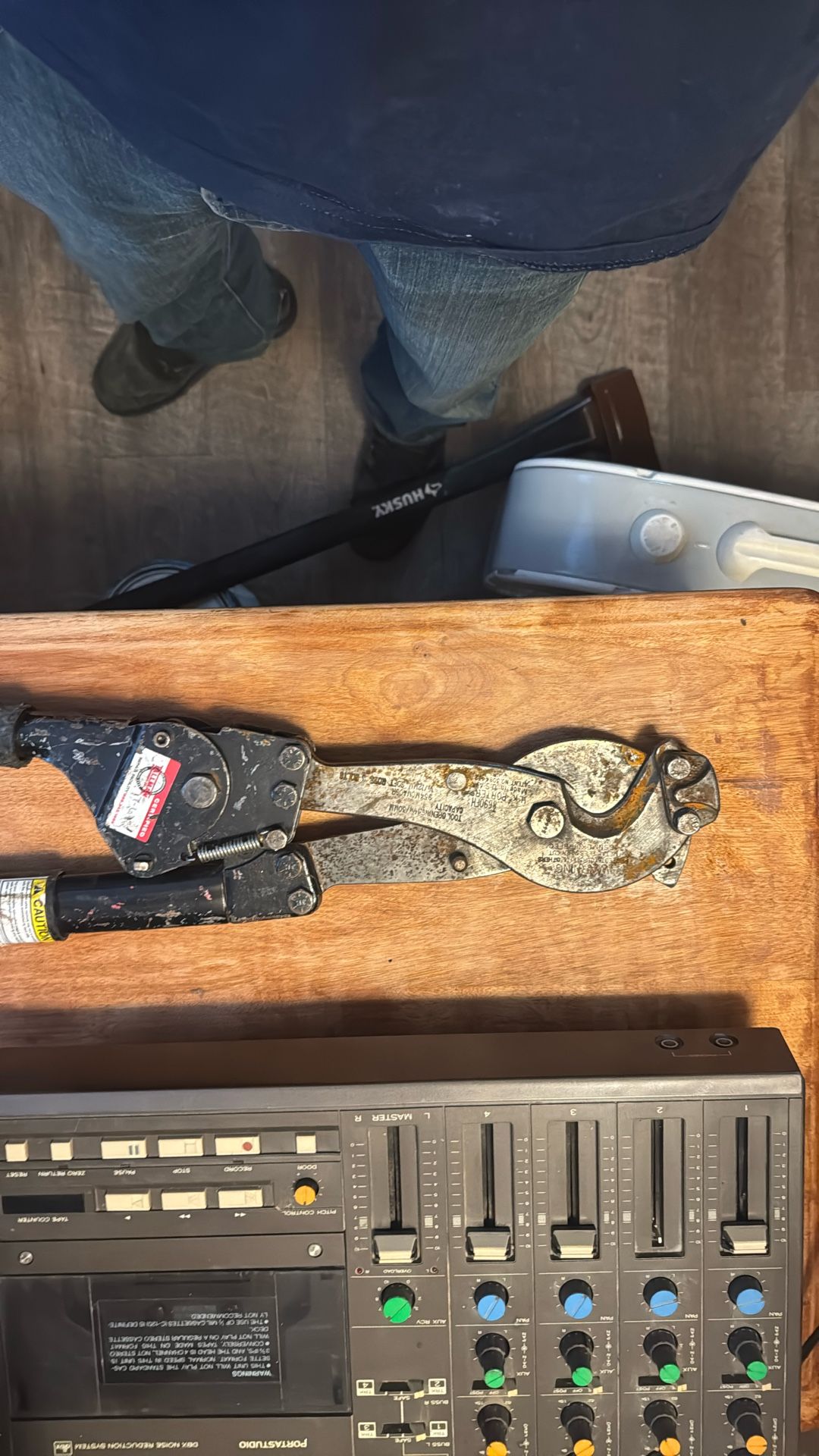 HK Porter 8690FH Ratchet Type Hard Cable Cutter. Item ID #12A
