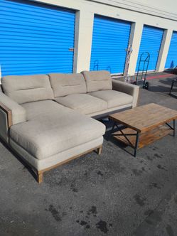 Sectional sofa couch traditional - delivery available