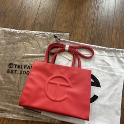 The Teddy Medium Tote Bag for Sale in Riverside, CA - OfferUp