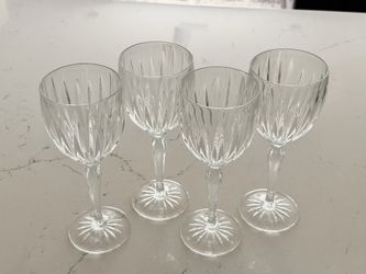 Crystal wine glasses (4)