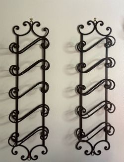 Wall wine racks