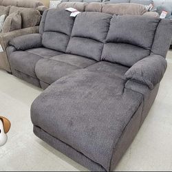 BENLOCKE FLANNEL RECLINING SECTIONAL SOFA WITH CHAISE 