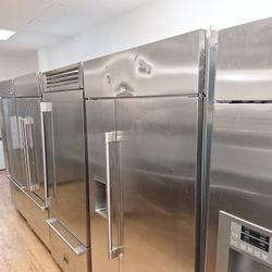 Ge Monogram Refrigerator 42" Bilt In Side By Side 