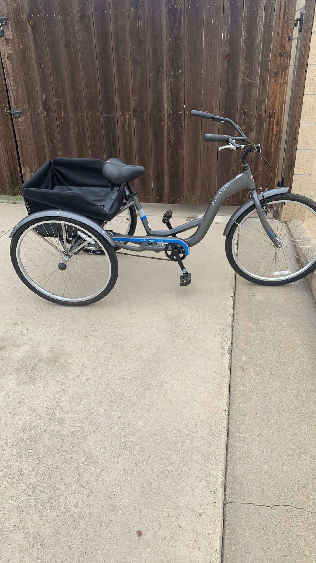 Schwinn Meridian Trike Adult Bike Hardly Ridden With Rear Basket